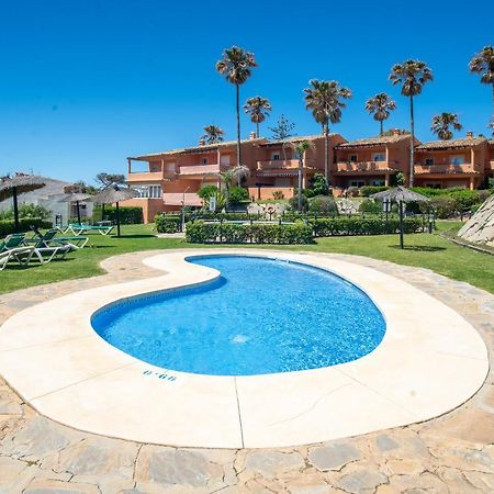Fantastic Beachfront Apartment 에스테포나 외부 사진