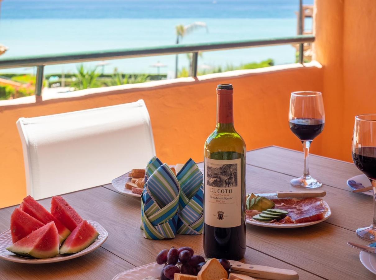 Fantastic Beachfront Apartment 에스테포나 외부 사진
