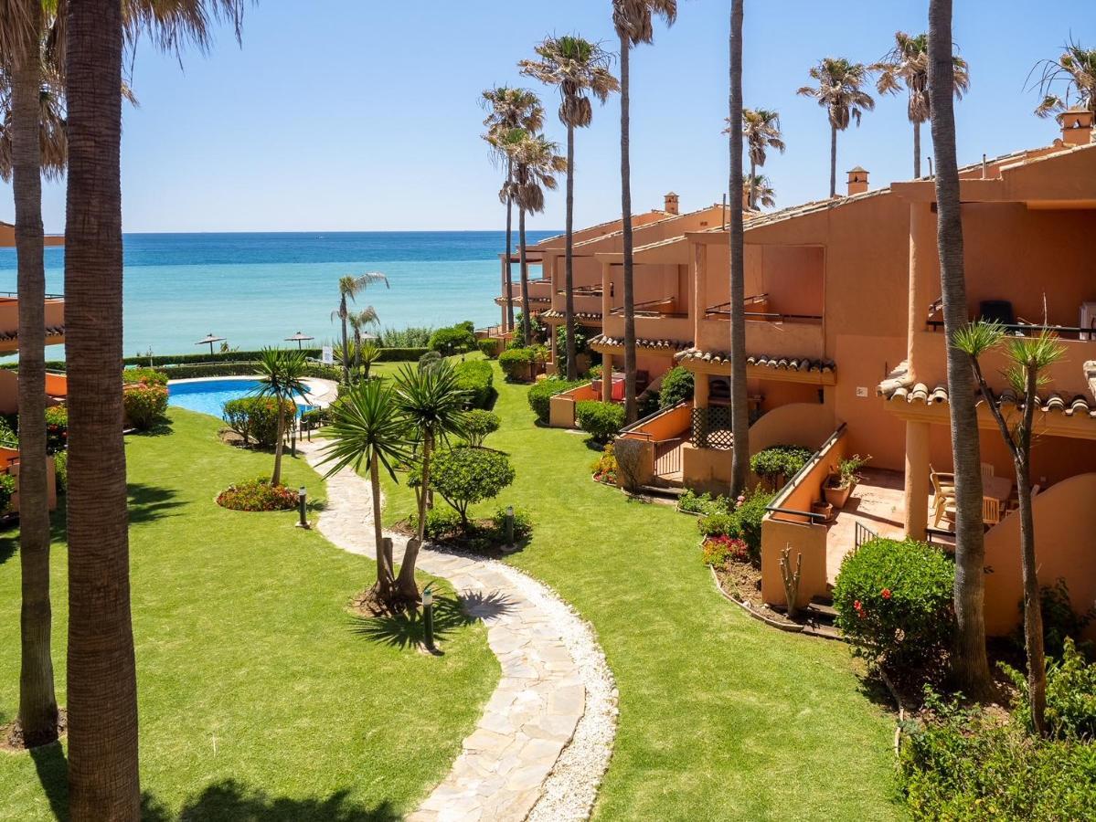 Fantastic Beachfront Apartment 에스테포나 외부 사진