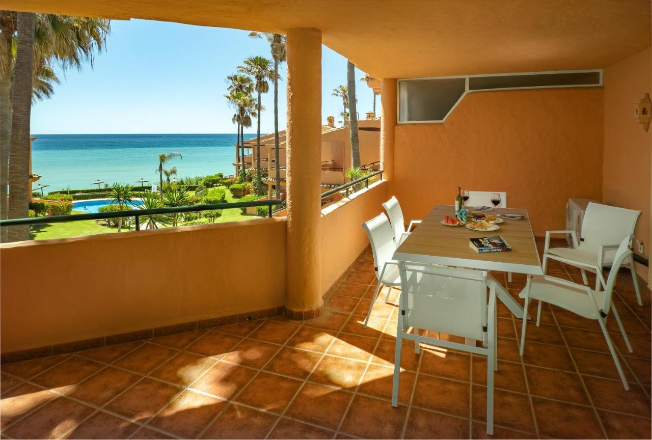 Fantastic Beachfront Apartment 에스테포나 외부 사진