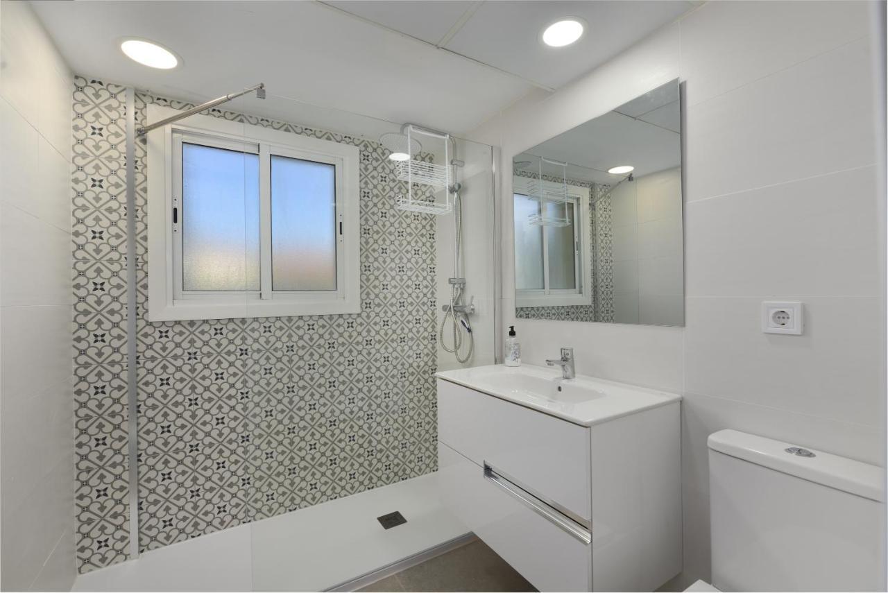 Fantastic Beachfront Apartment 에스테포나 외부 사진