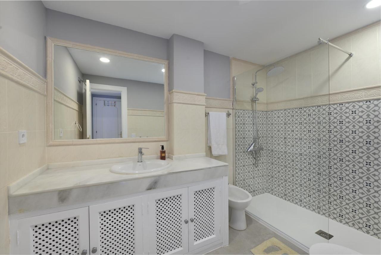 Fantastic Beachfront Apartment 에스테포나 외부 사진